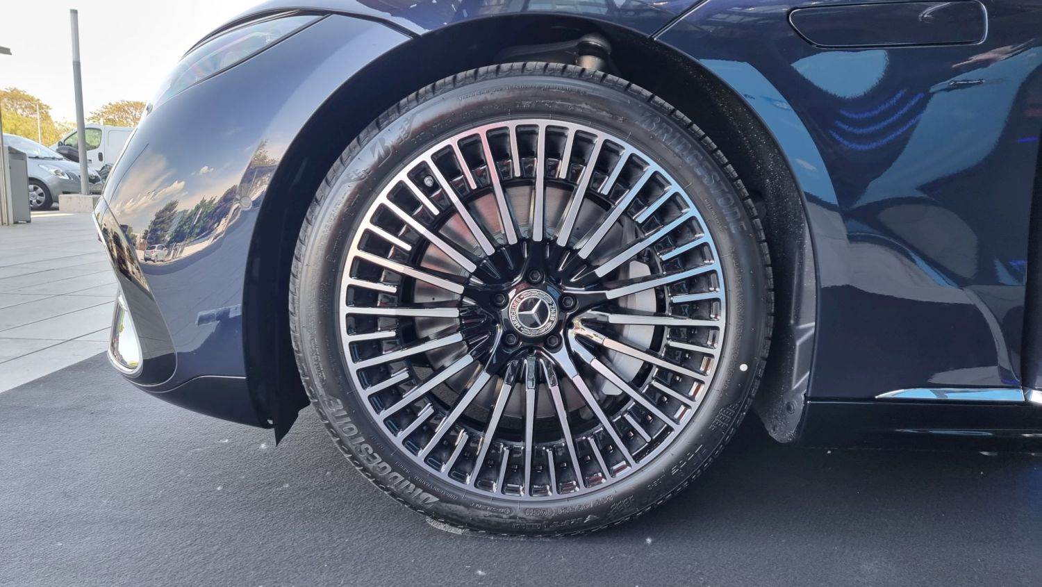 Mercedes EQS (17).jpg