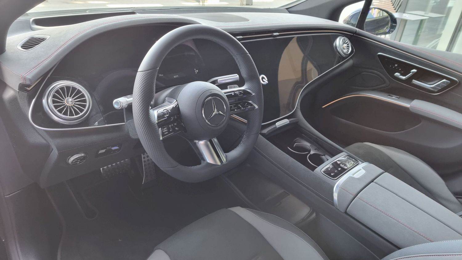 Mercedes EQS (8).jpg