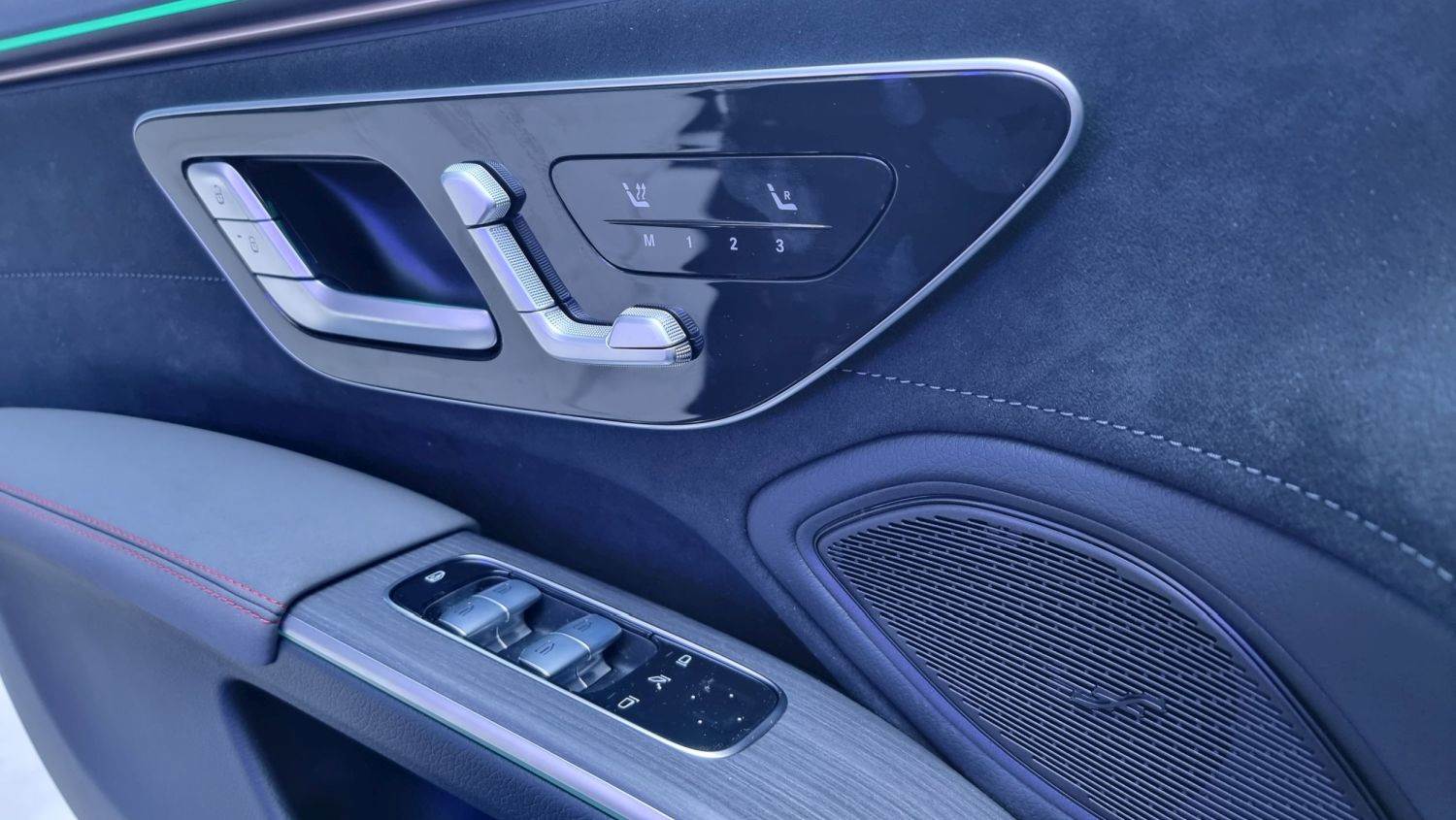 Mercedes EQS (14).jpg