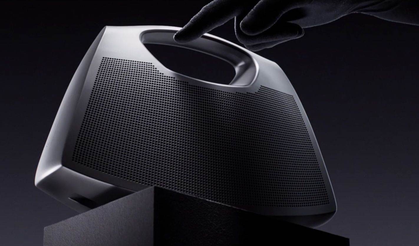 Balenciaga I Bang & Olufsen Speaker Bag (2).jpg