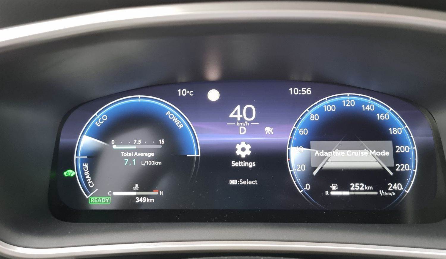 Toyota Corolla Cross (7).jpg