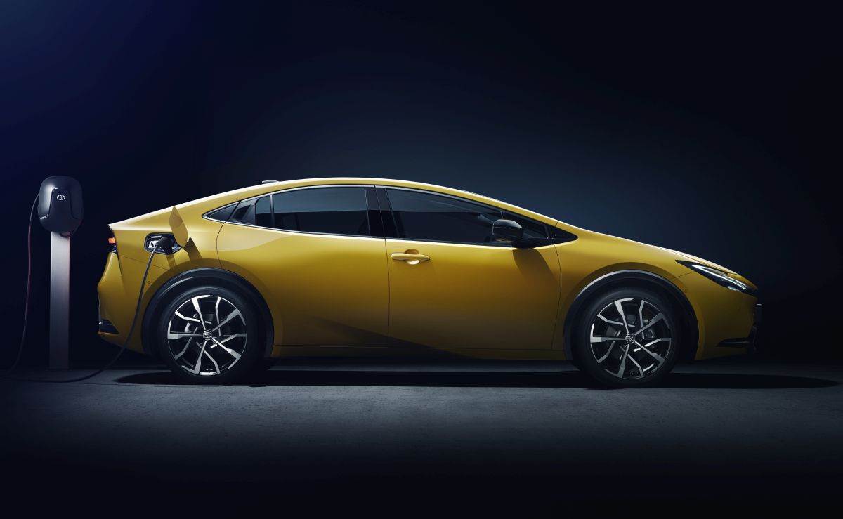 Toyota Prius 2023 (1).jpg