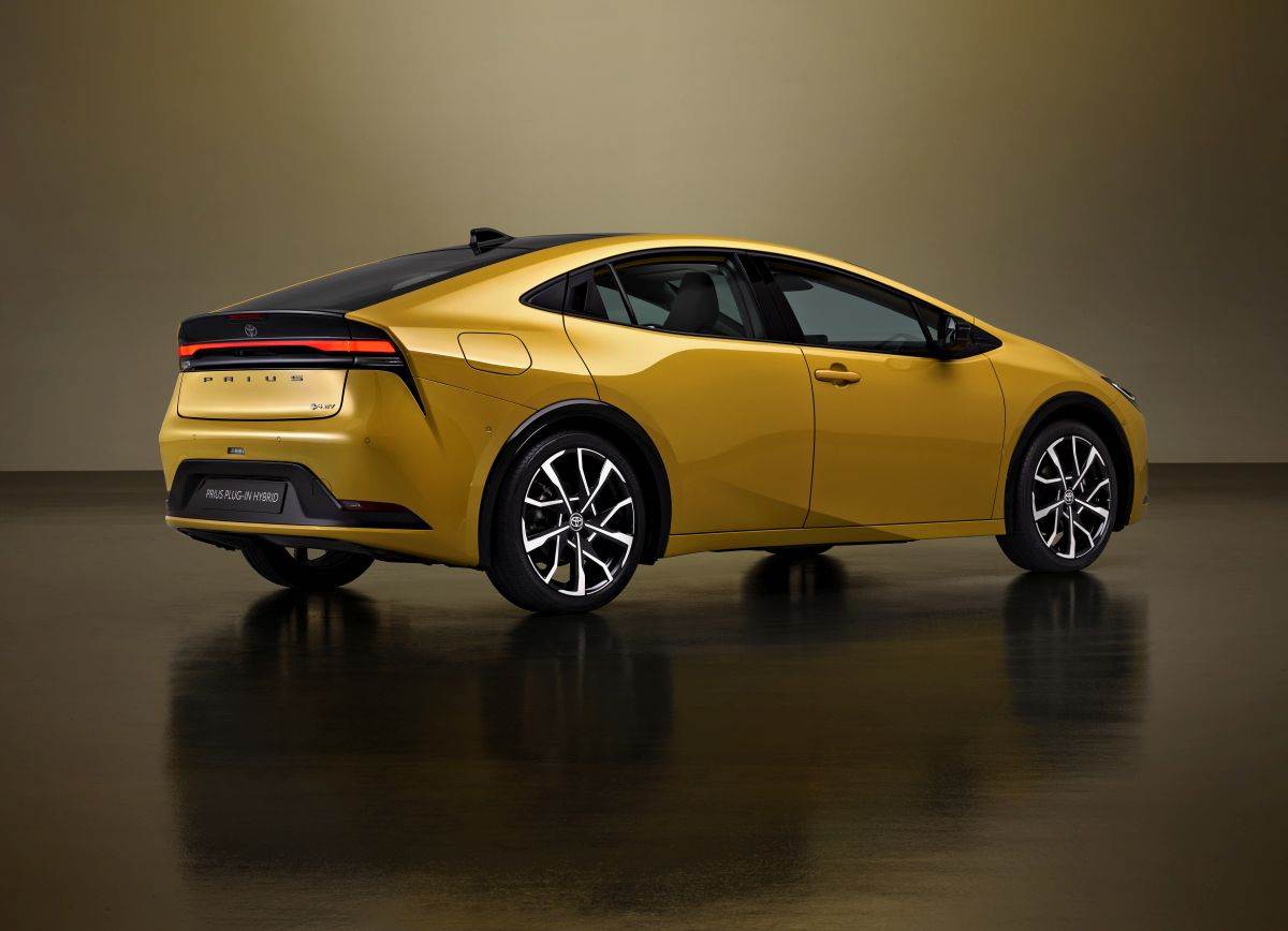 Toyota Prius 2023 (2).jpg