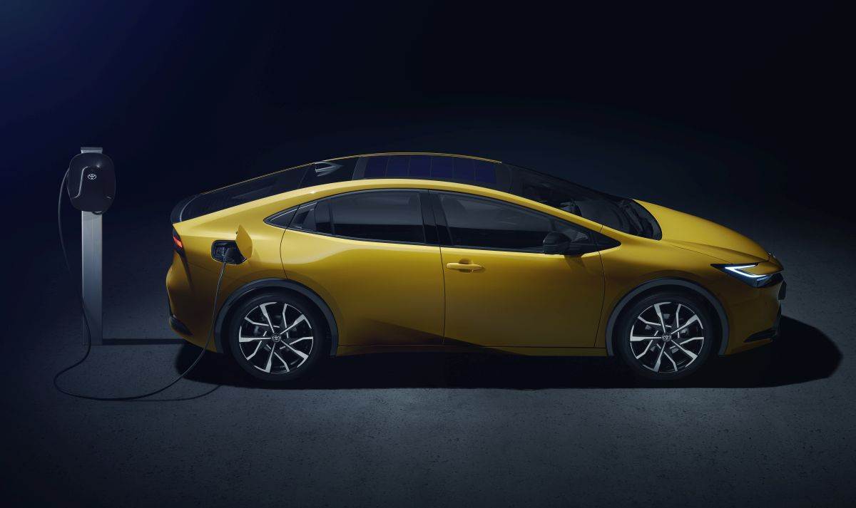 Toyota Prius 2023 (7).jpg