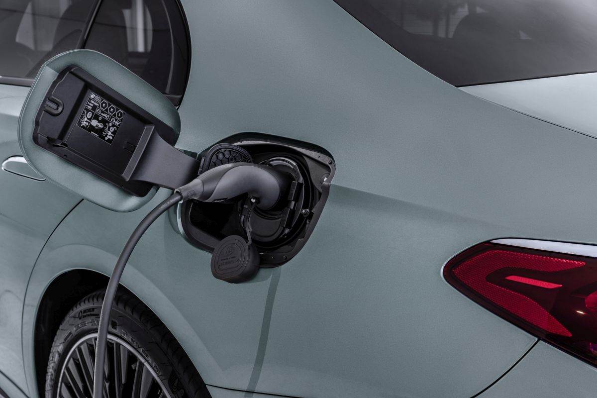 Mercedes-Benz E-klasa 2023 (9).jpg