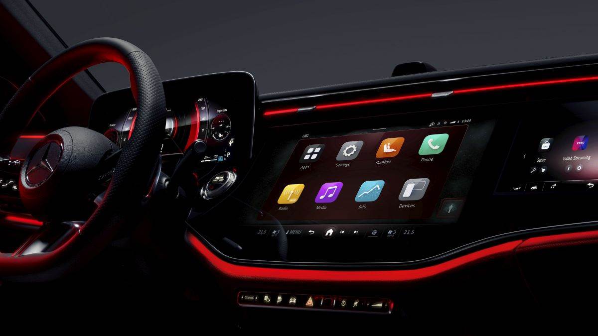 Mercedes-Benz E-klasa 2023 (16).jpg