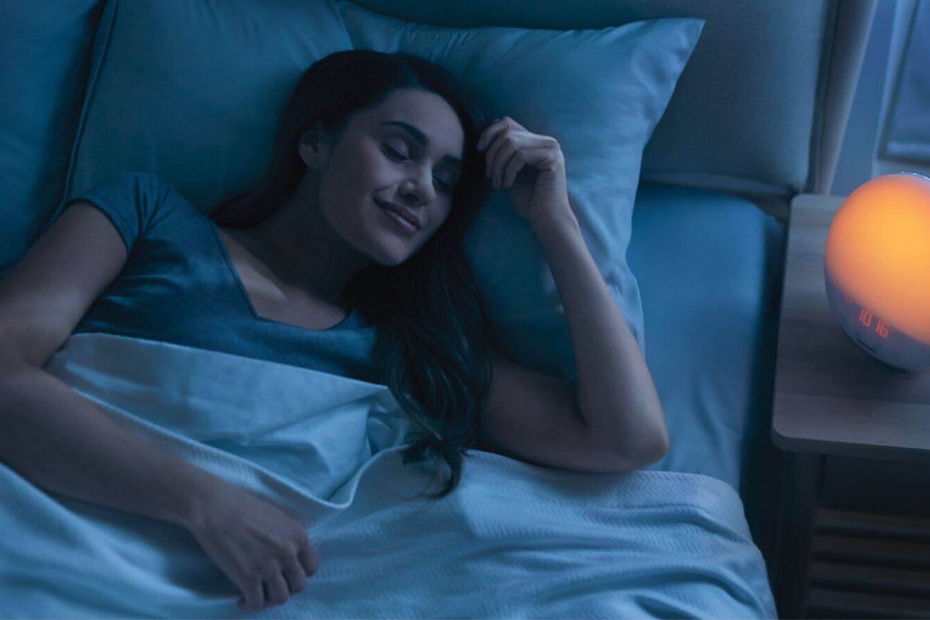 Philips SmartSleep Wake-up Light Radio Alarm Clock (1).jpg