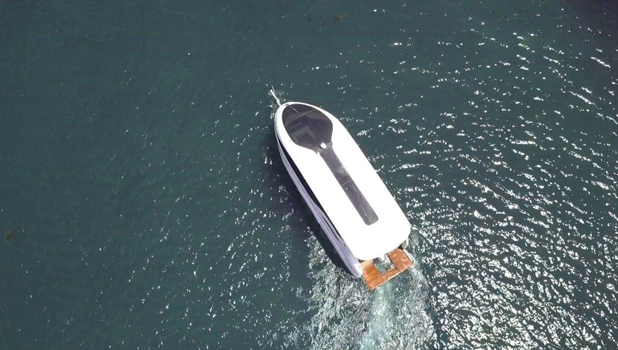 Amfibijski cestovni karavan (2).jpg