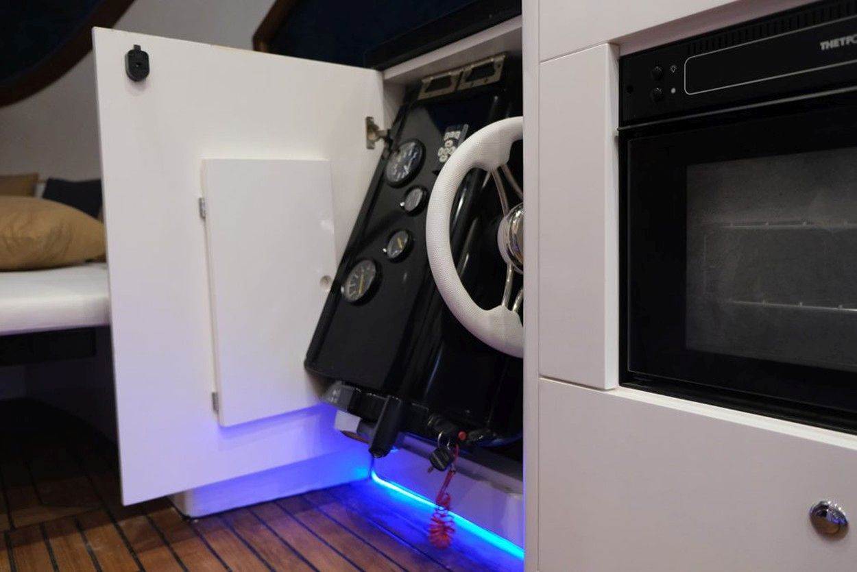 Amfibijski cestovni karavan (11).jpg