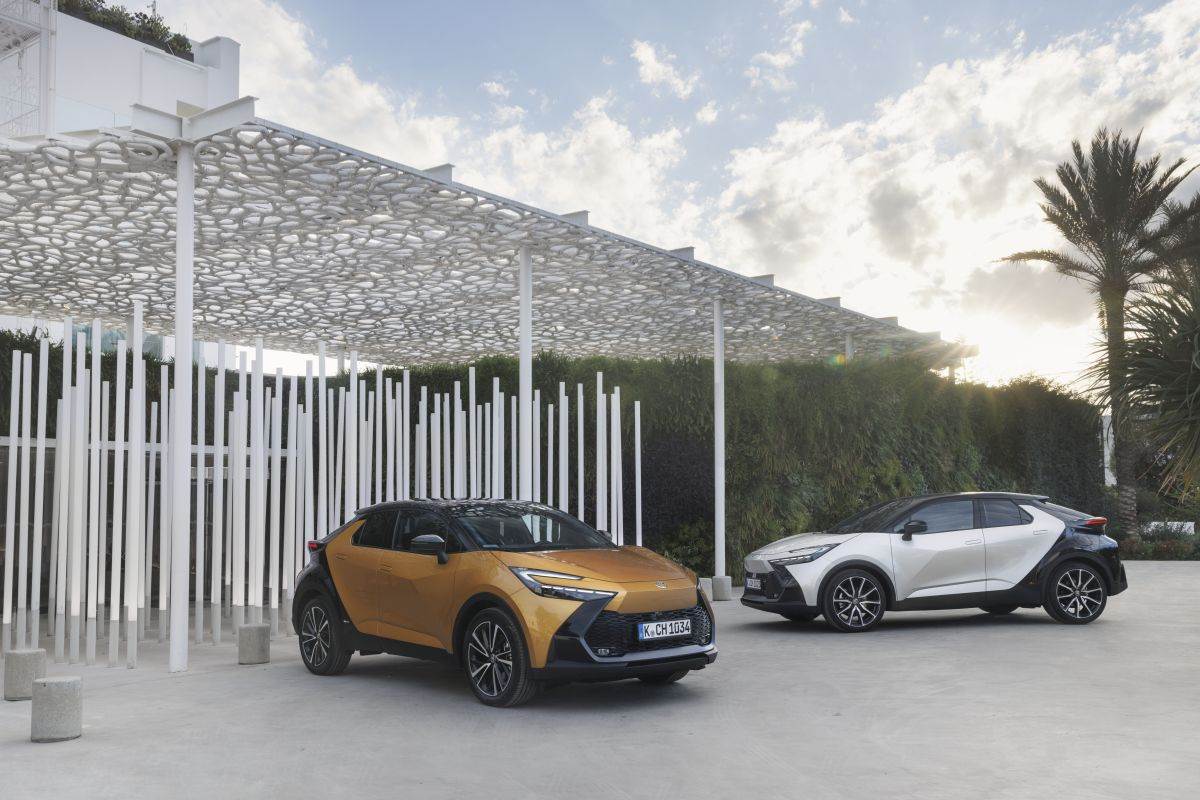 Toyota C-HR 2024 (1).jpg