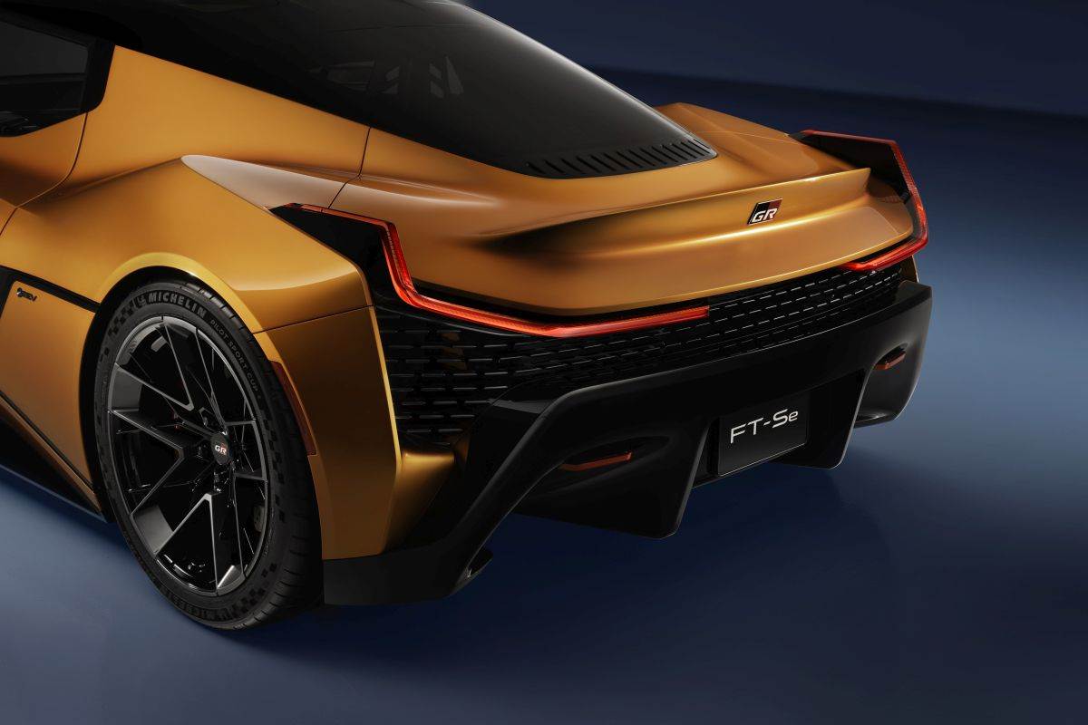 Toyota FT-Se (14).jpg