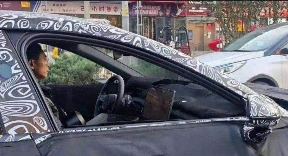 Xiaomi SU7 interijer (1).jpg