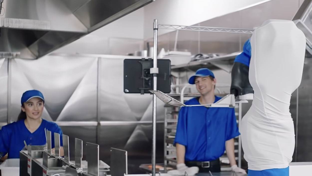 Prvi svjetski autonomni restoran (9).jpg