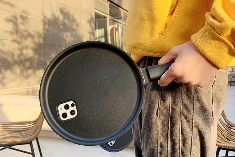 NEOBIČNA NAMJENA Ova tava ne služi za palačinke niti da nekog 'potapšate' po glavi