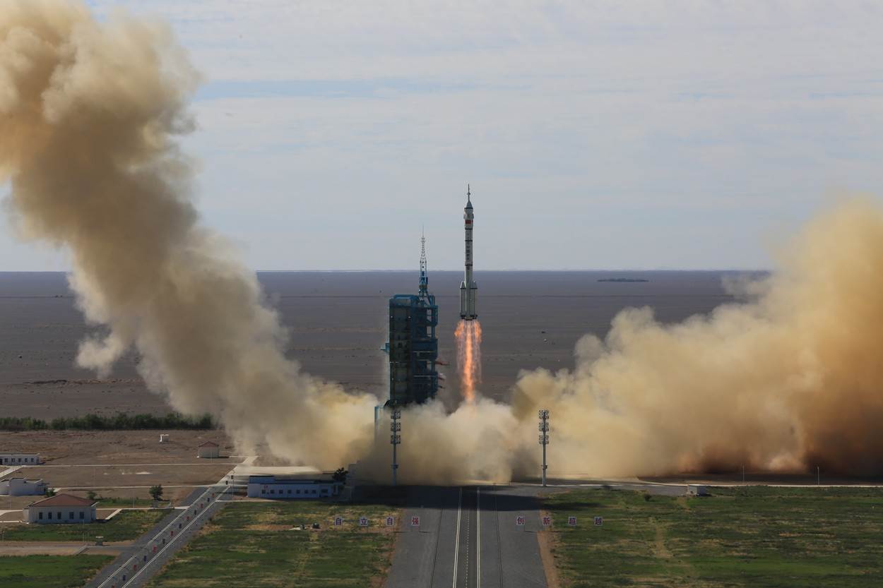SPEKTAKULARNE FOTOGRAFIJE Uzletjela je kineska svemirska letjelica s troje ljudi!