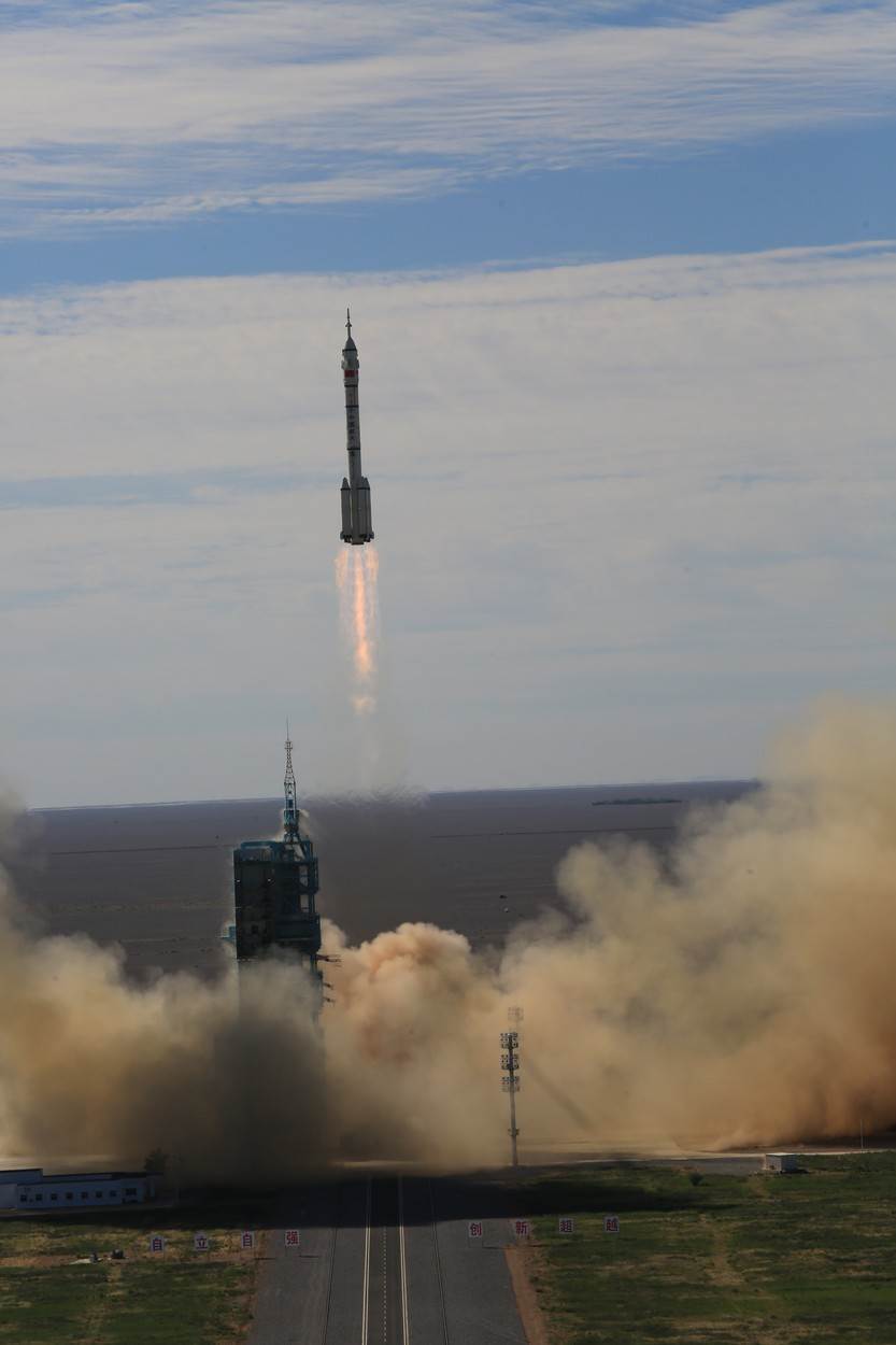 SPEKTAKULARNE FOTOGRAFIJE Uzletjela je kineska svemirska letjelica s troje ljudi!