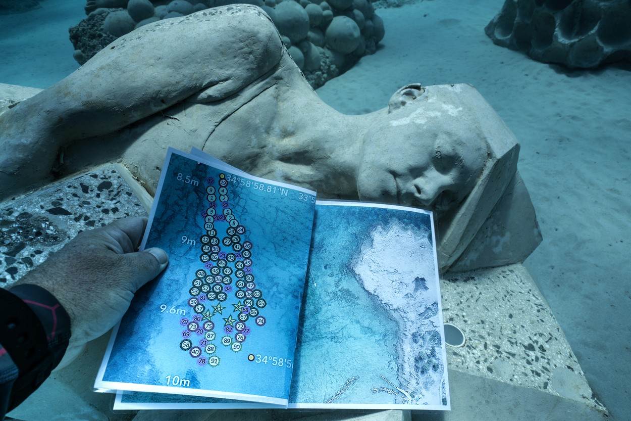 PODVODNI MUZEJ S 93 SKULPTURE Služi za istraživanje, ali i za plivanje