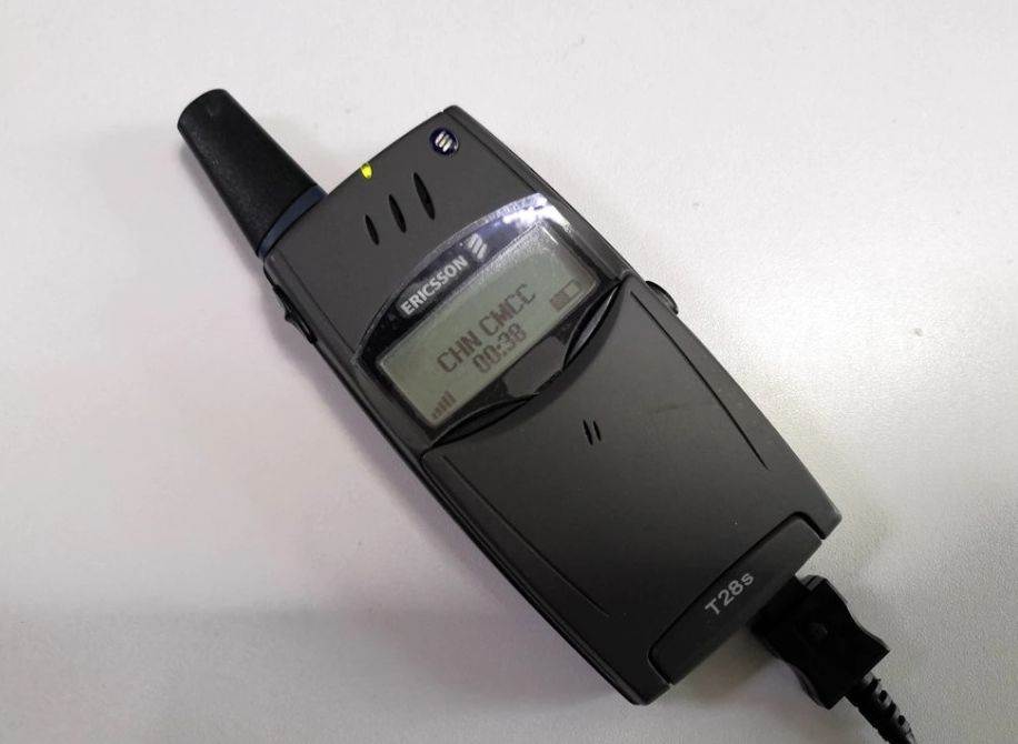 Ericsson T28s (8).jpg