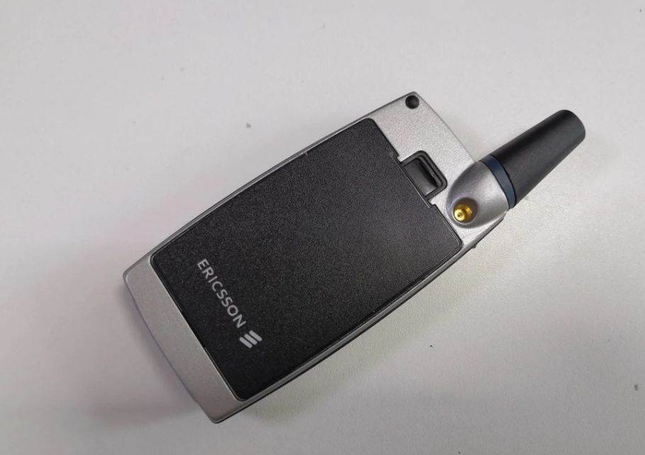 Ericsson T28s (7).jpg