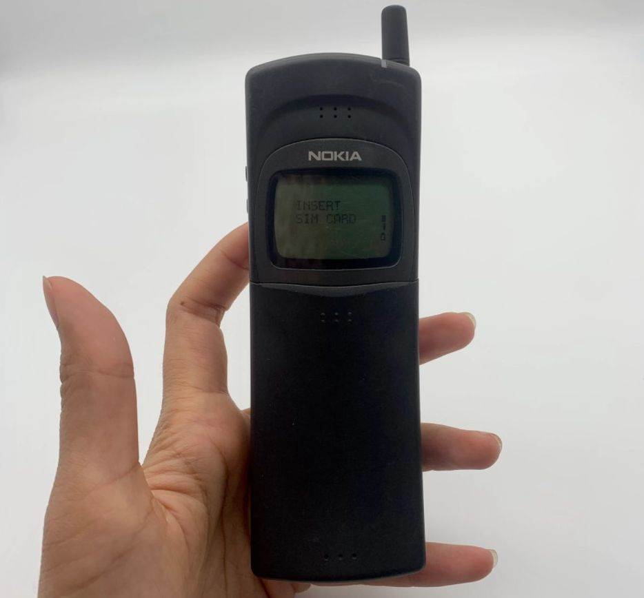 Nokia 8110 (5).jpg