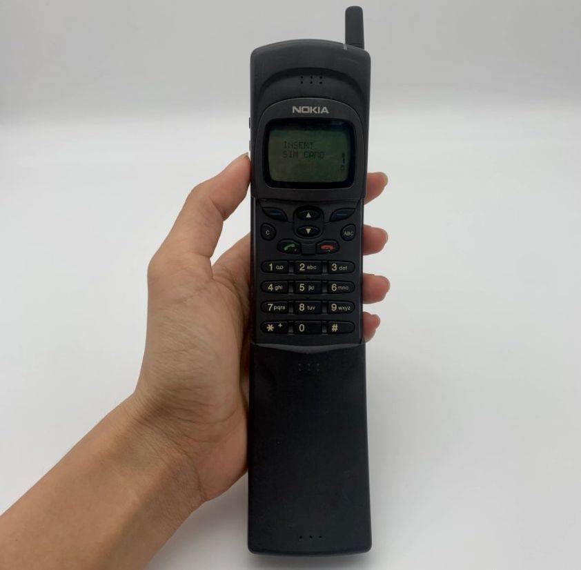 Nokia 8110 (6).jpg