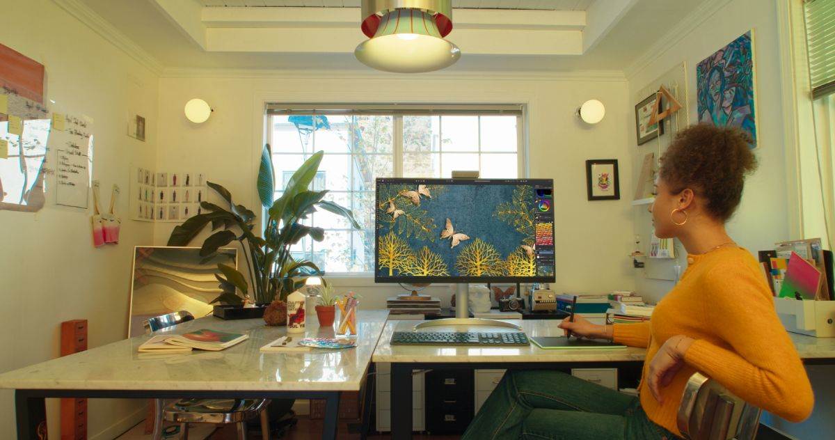 LG UltraFine_Lifestyle 01.jpg