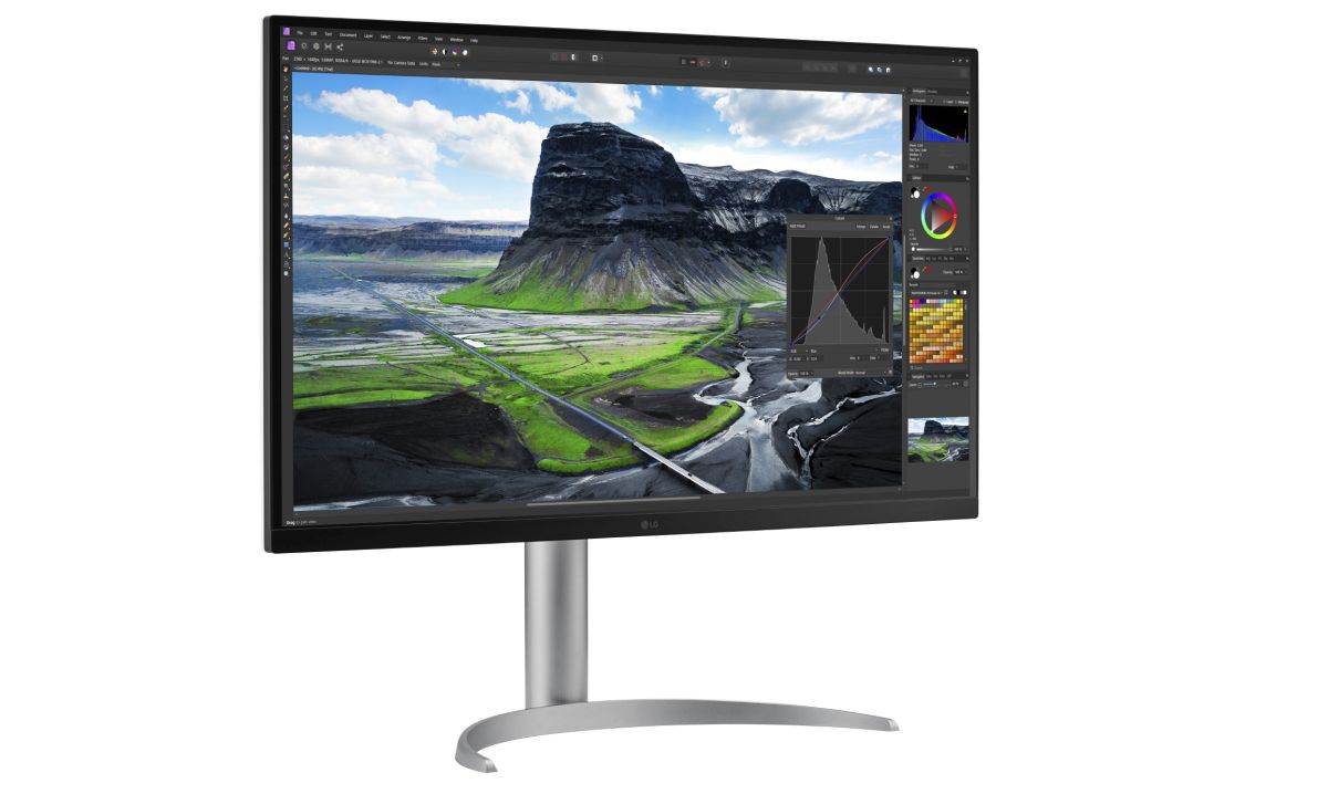 LG UltraFine_Product 02.jpg