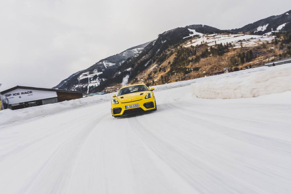Porsche 718 Cayman GT4 RS (6).jpg