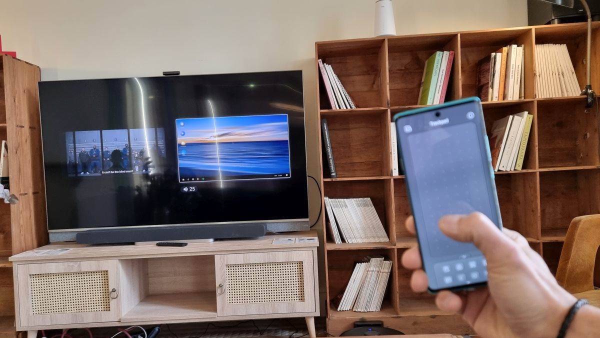 TCL Kolaboracija telefon i televizor (1).jpg