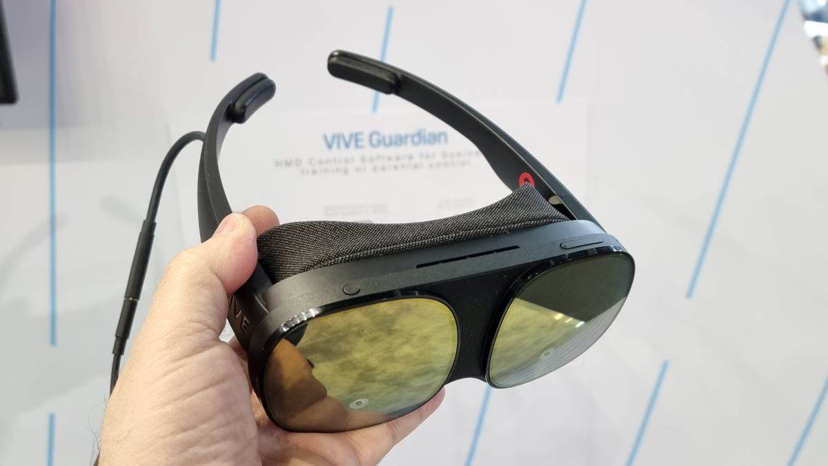 HTC VIVE Flow holoride (5).jpg