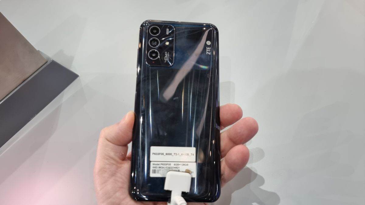 ZTE Blade V40 5G (5).jpg