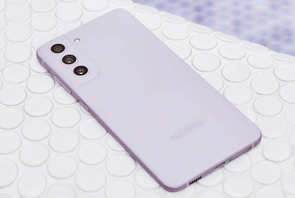 Samsung Galaxy S21 FE 5G.jpg