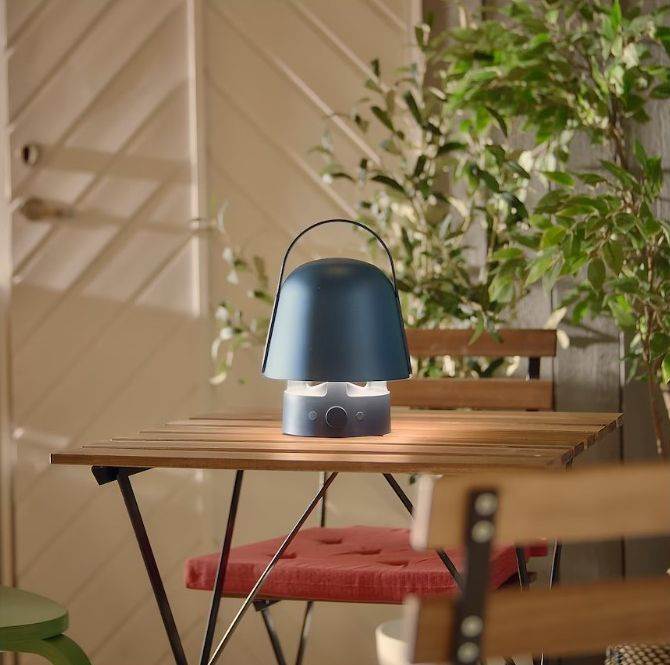 Ikea Vappeby Bluetooth zvučnik lampa (11).jpg