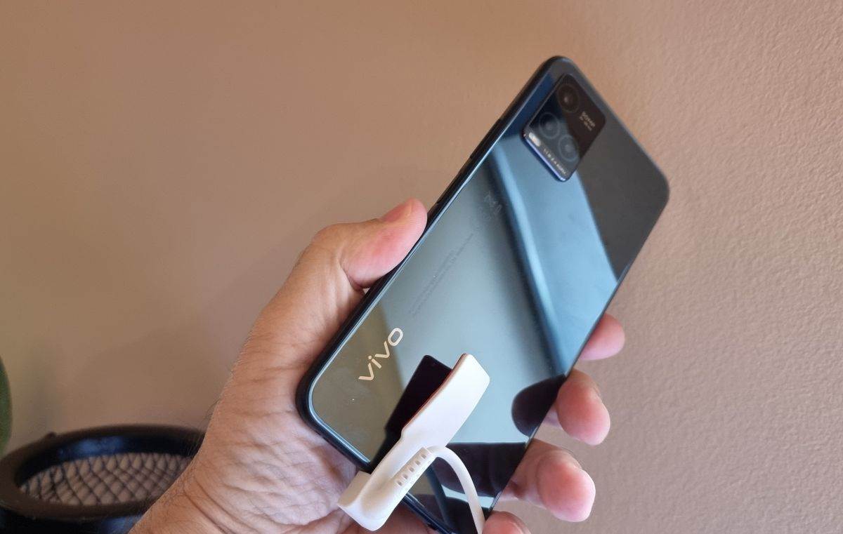 Vivo Y33s (3).jpg