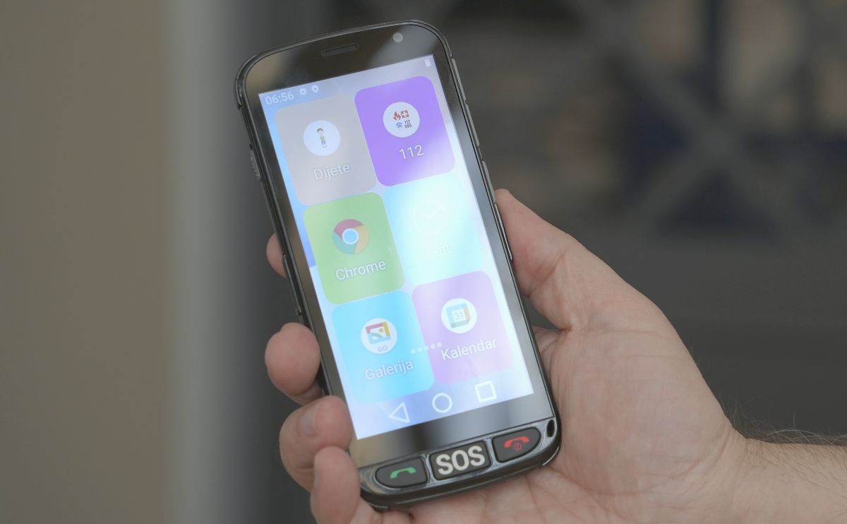 Pravi pametni telefon za starije osobe