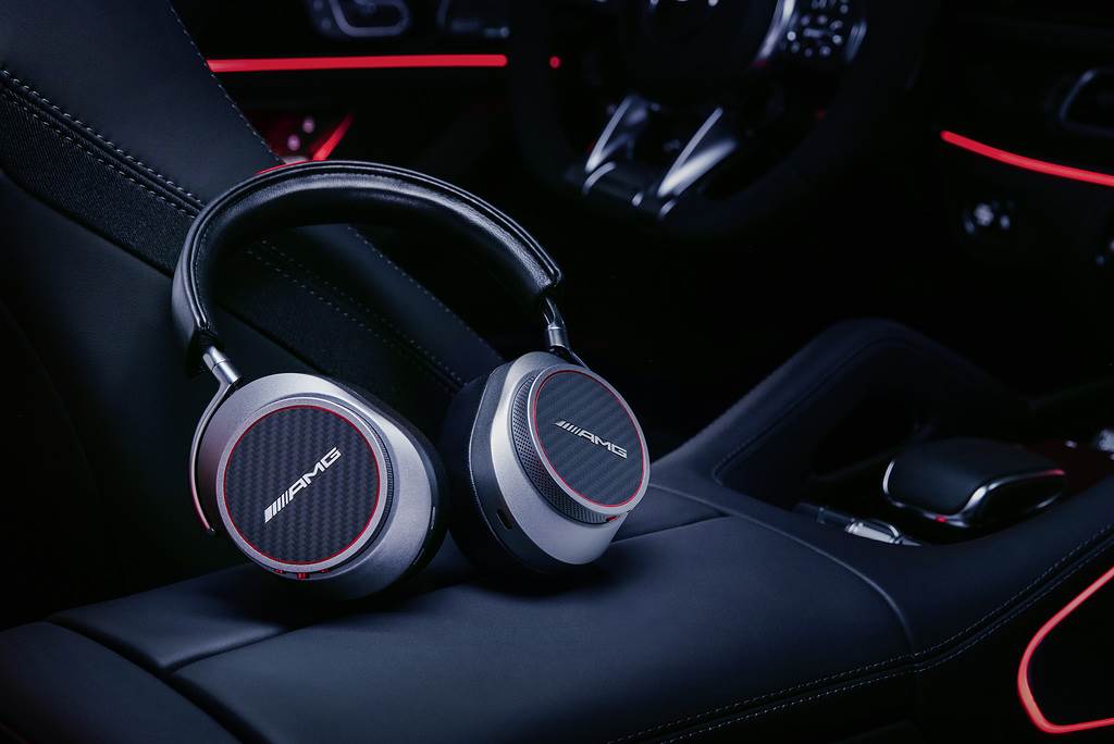 Mercedes-Benz MW75 Active Noise-Cancelling Wireless Headphones (2).jpg