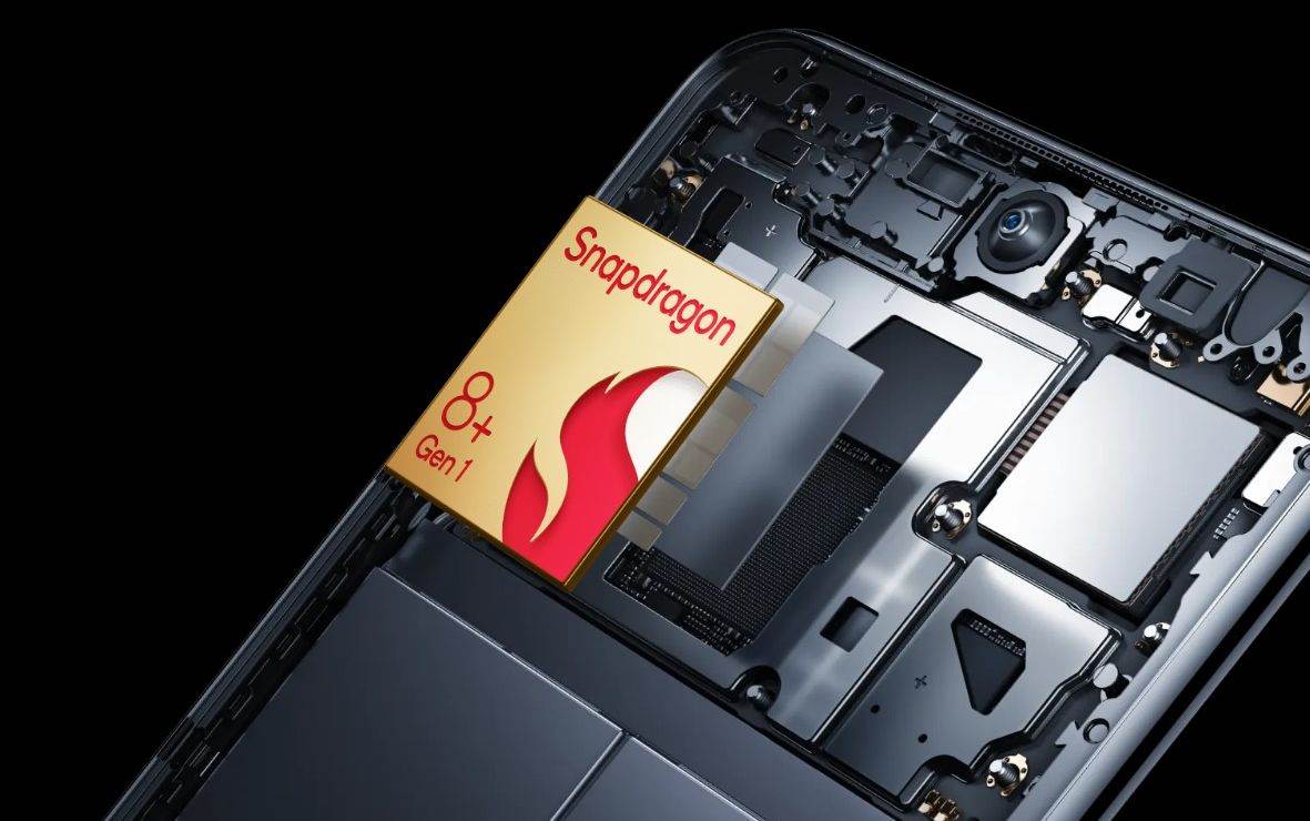 OnePlus 10T 5G, Qualcomm Snapdragon 8+ Gen 1.jpg