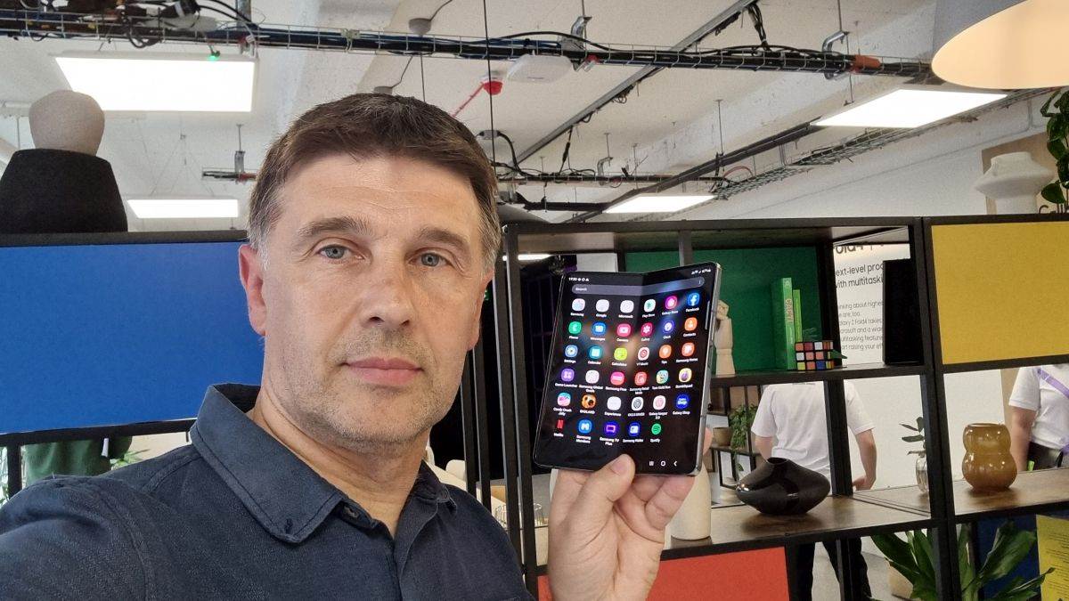 Samsung Galaxy Z Fold4 (3).jpg