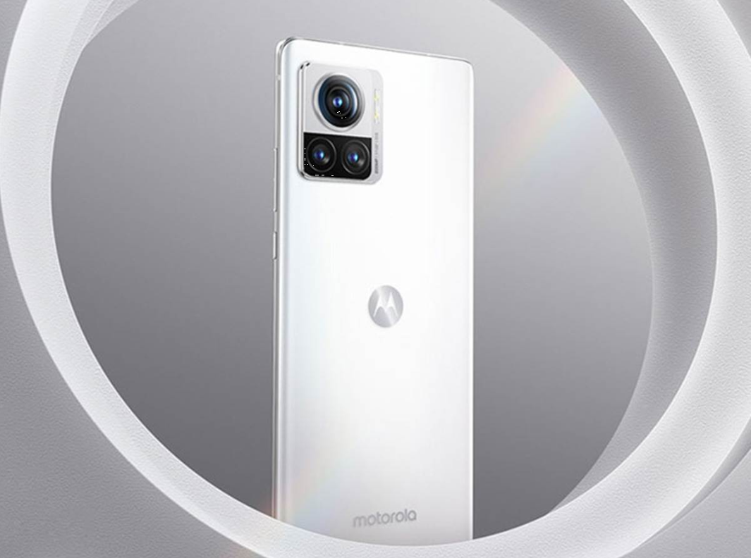Motorola X30 Pro (1).jpg