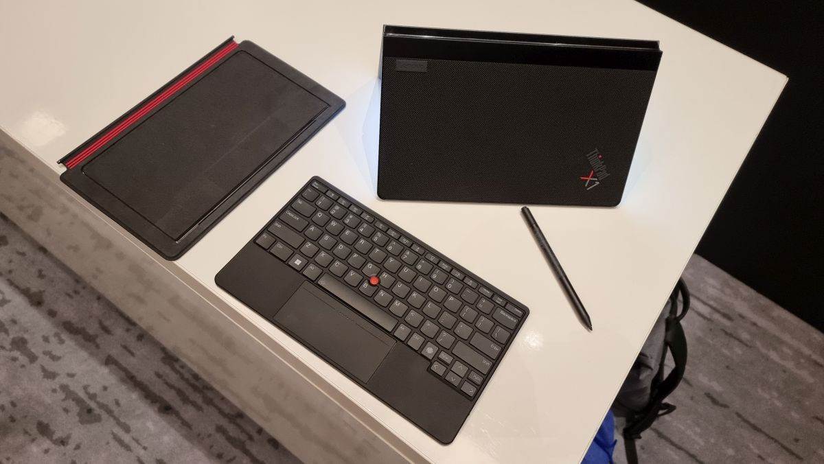 Lenovo ThinkPad X1 Fold (1).jpg