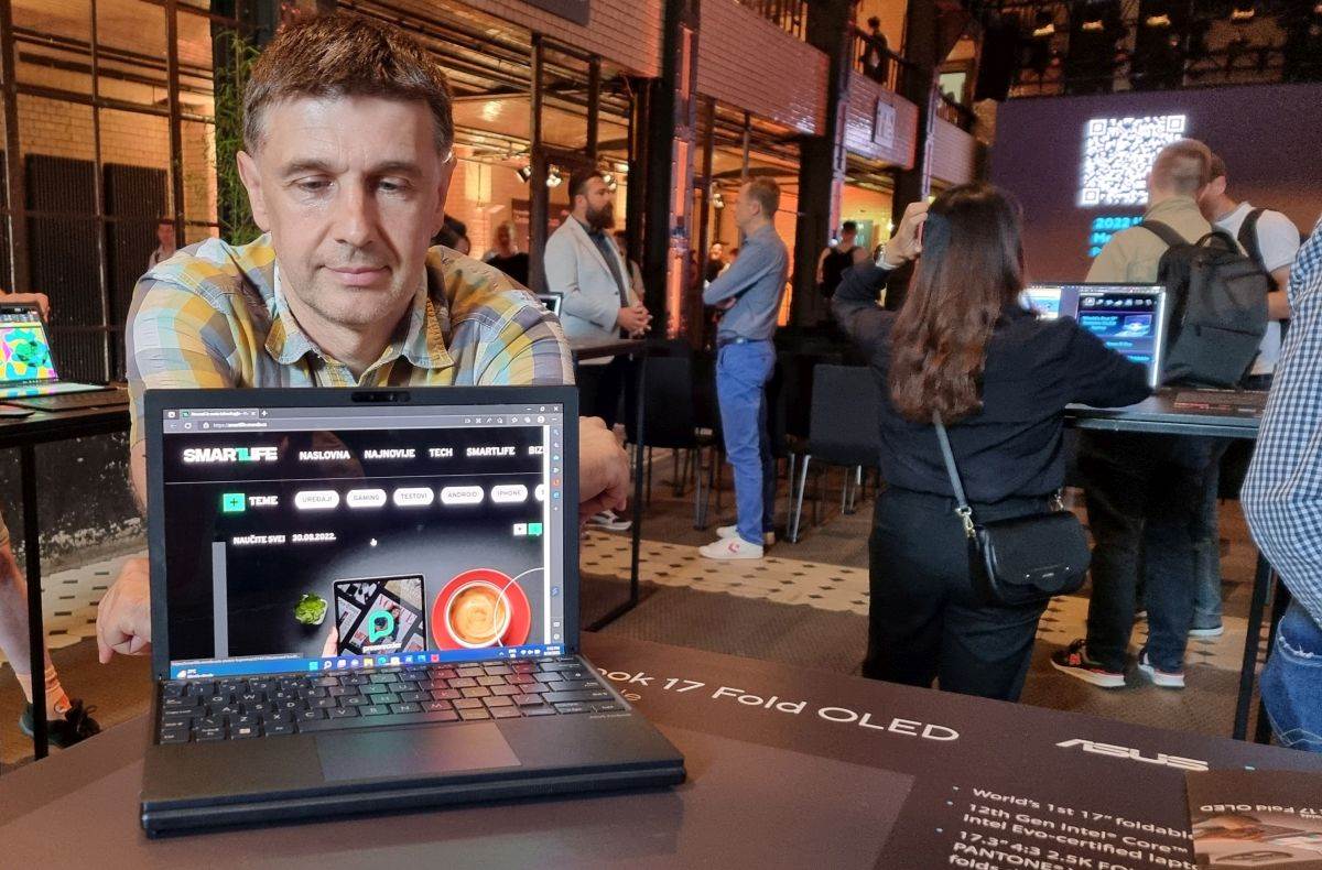 Krunoslav Ćosić, IFA 2022 Berlin, Asus Zenbook 17 Fold OLED (1).jpg
