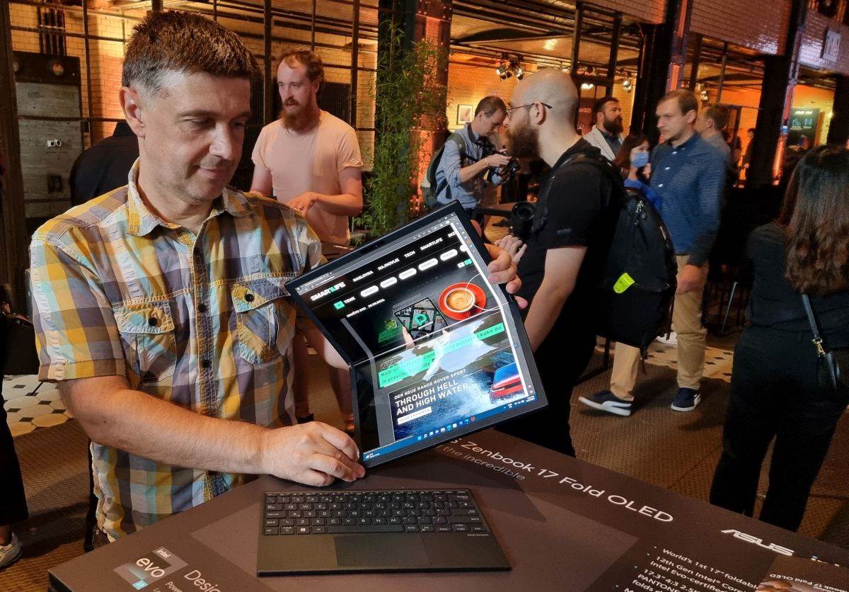 Krunoslav Ćosić, IFA 2022 Berlin, Asus Zenbook 17 Fold OLED (3).jpg