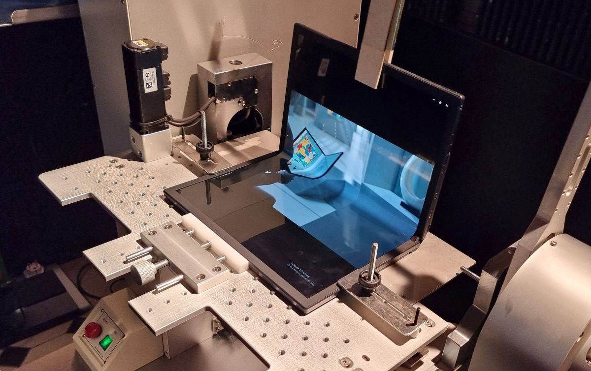 Asus Zenbook 17 Fold OLED (1).jpg