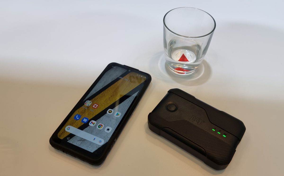 CAT S53 & CAT Q10 (4).jpg