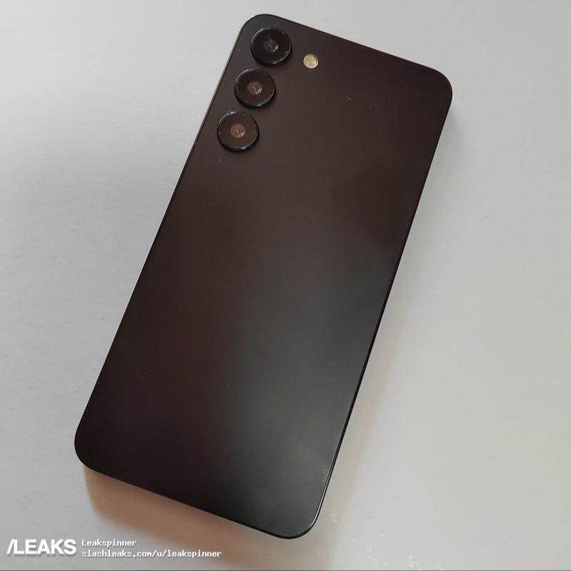 Galaxy S23 serija render leaks (7).jpg
