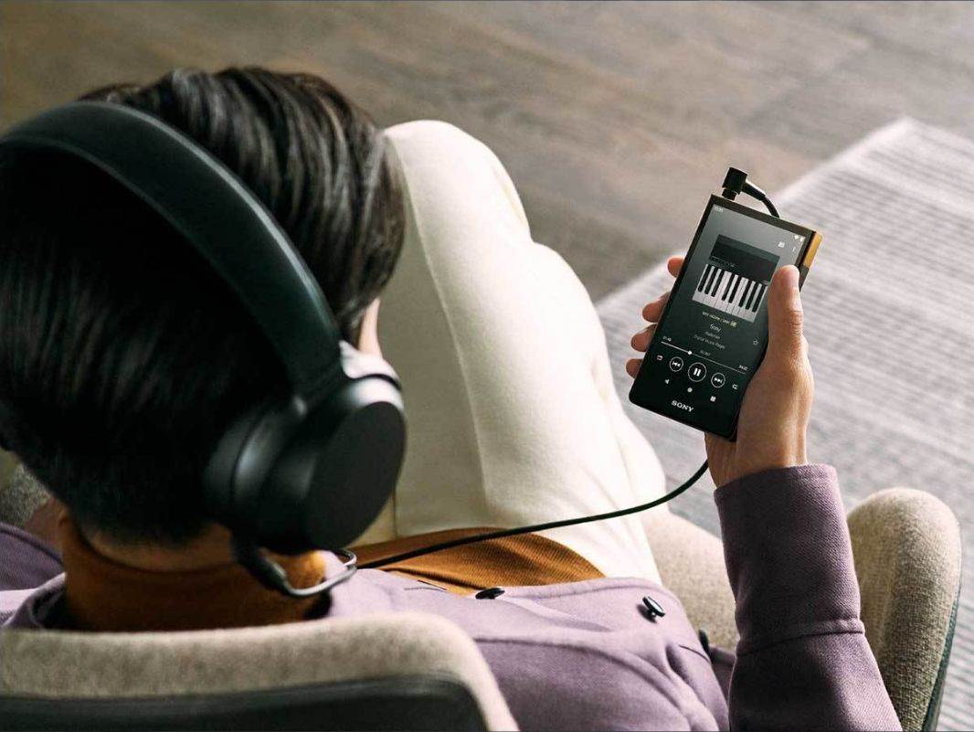 Sony NW-ZX700 (4).jpg