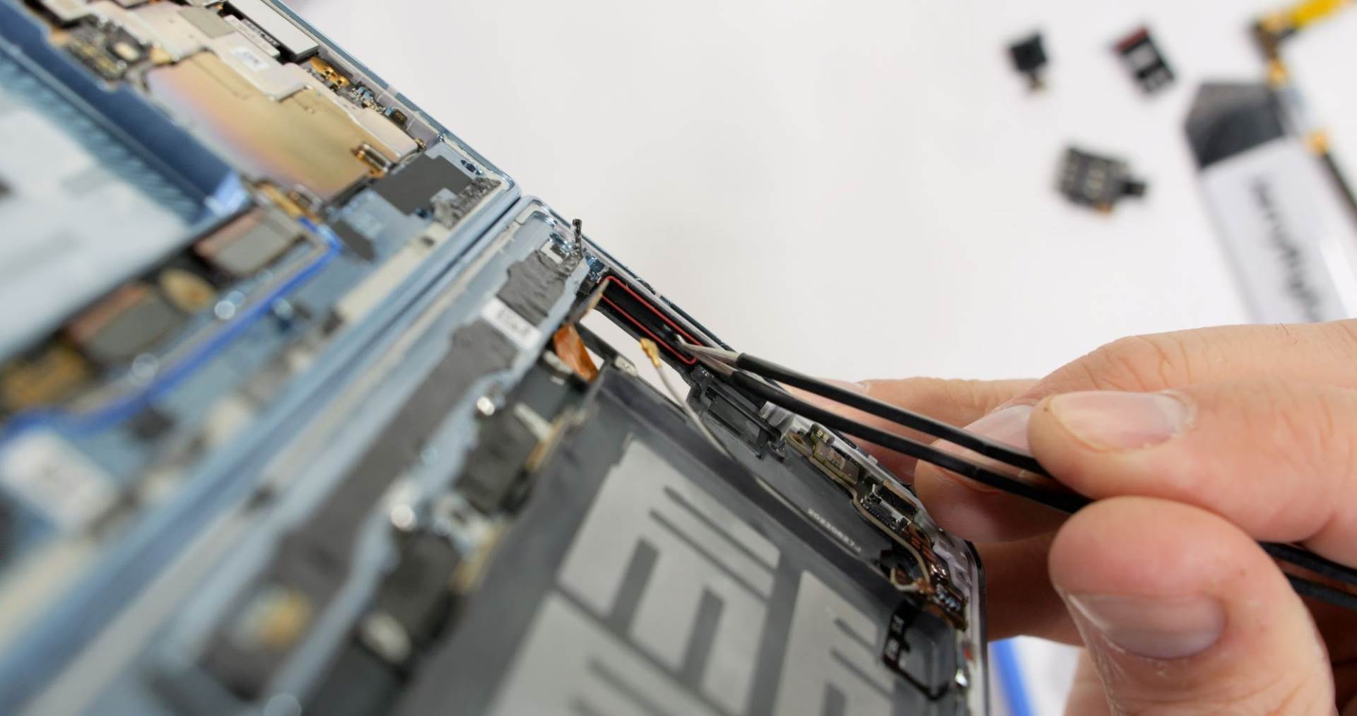 Honor Magic Vs - Teardown 20.jpg