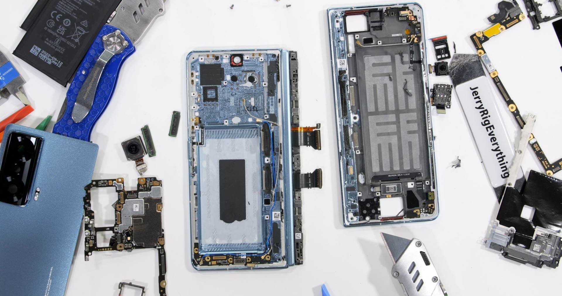 Honor Magic Vs - Teardown 21.jpg