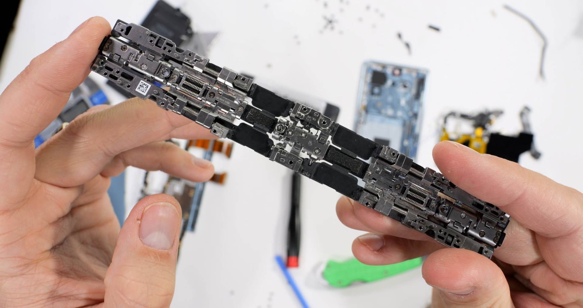 Honor Magic Vs - Teardown 34.jpg