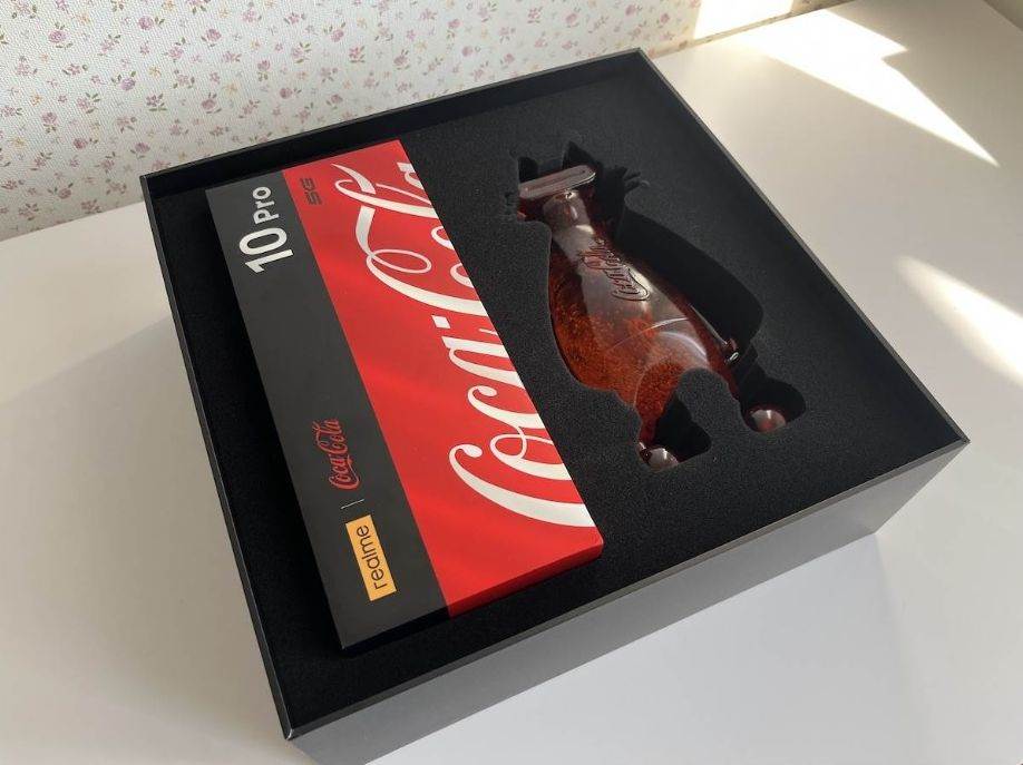 Realme 10 Pro Coca-Cola Edition (4).jpg